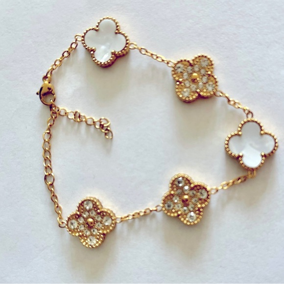 NWT Reversible Gold/White Clover Bracelet - Picture 4 of 8